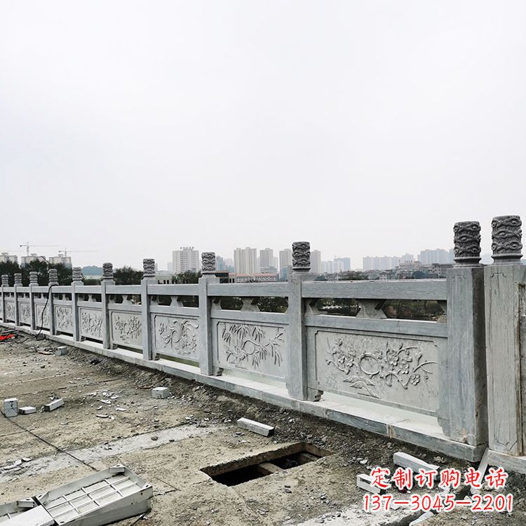 广西青石户外石雕栏板引人入胜的艺术之美
