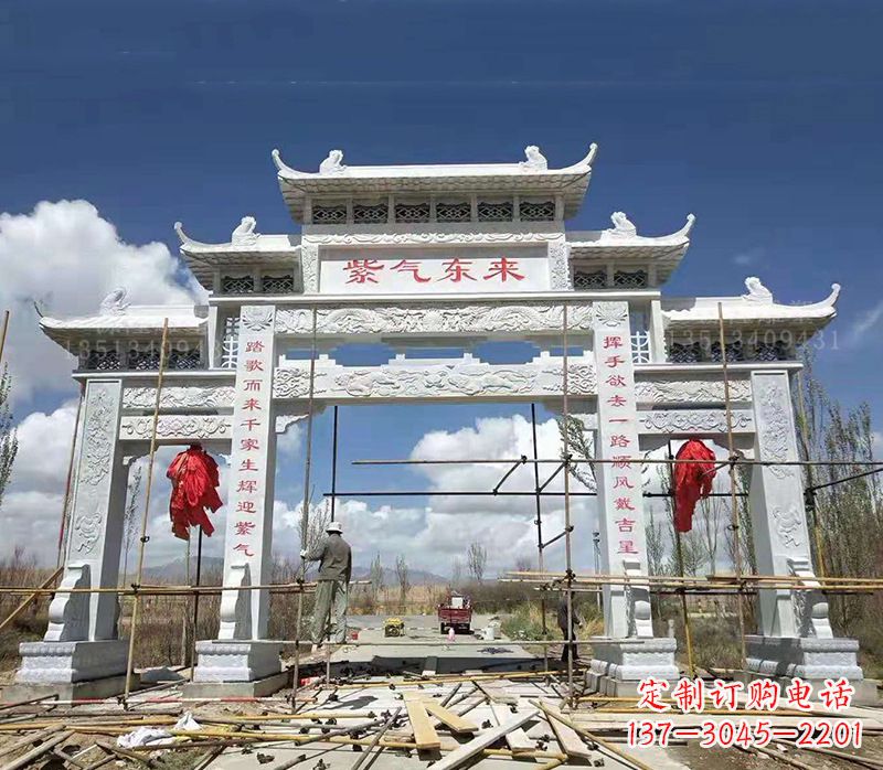 广西青石简易石雕牌坊——牌坊雕塑定制