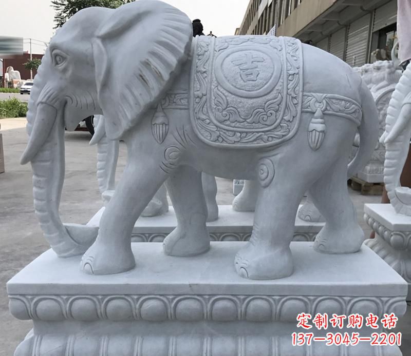 广西青石纳福动物大象雕塑,完美缔造家庭装饰风景
