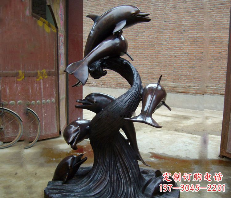 广西尊贵华丽的海豚雕塑