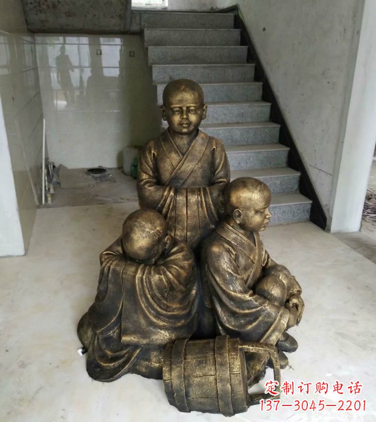 广西中国领雕塑推出的金色佛祖三像是一件令人惊…