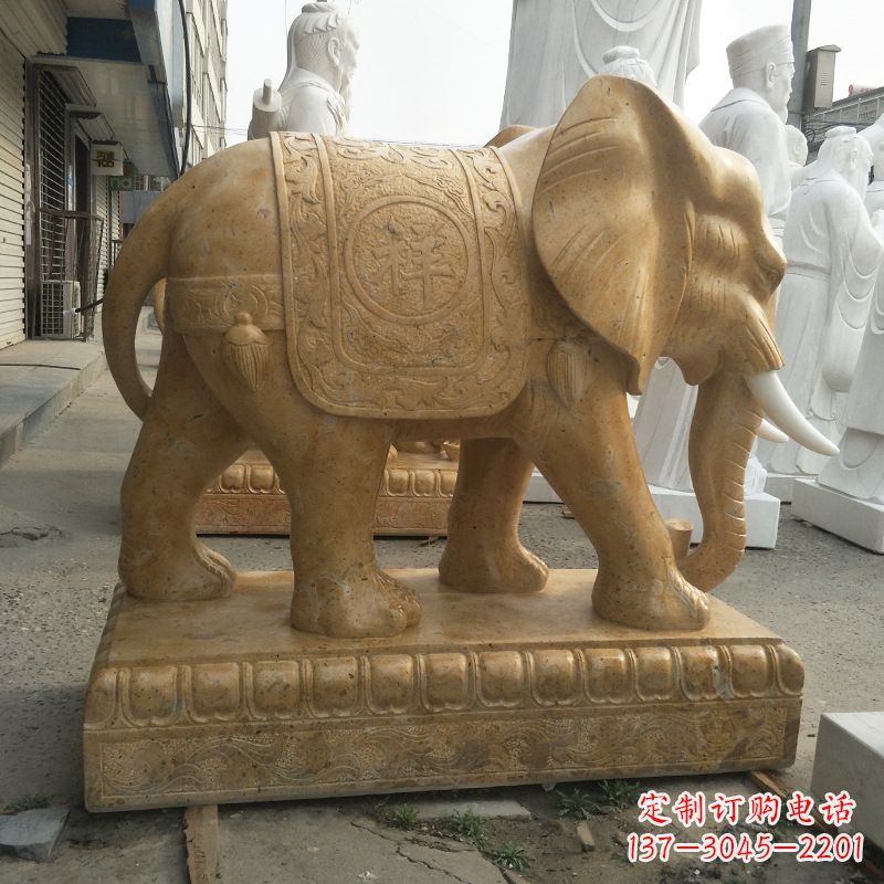 广西三个象牙大象石雕