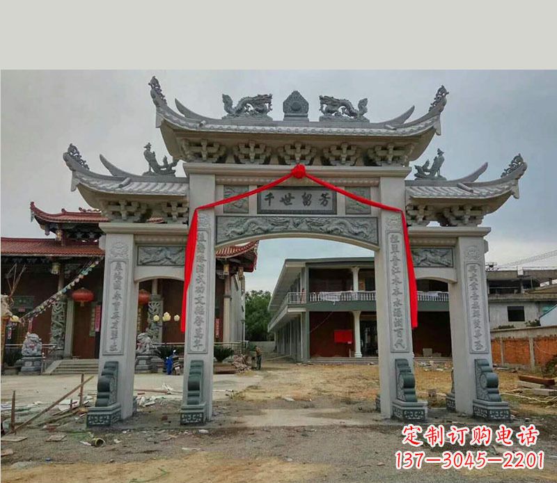 广西以传统工艺为源的独特牌坊石雕