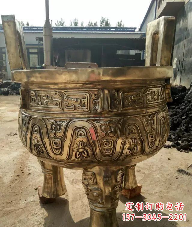广西追求完美的三足香炉