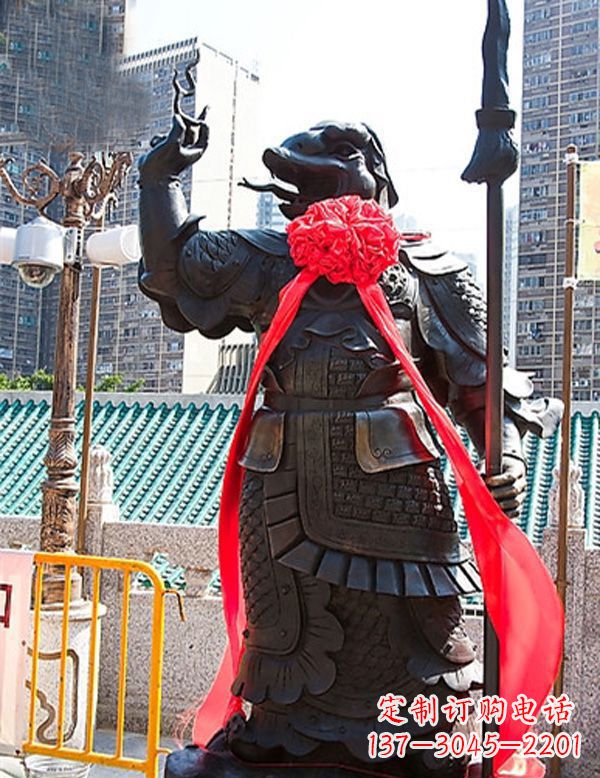 广西雕刻古老传统,欣赏十二生肖蛇雕塑