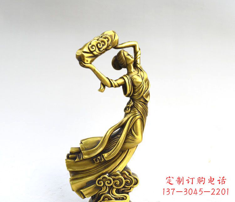 广西传承古老神话的女娲雕塑