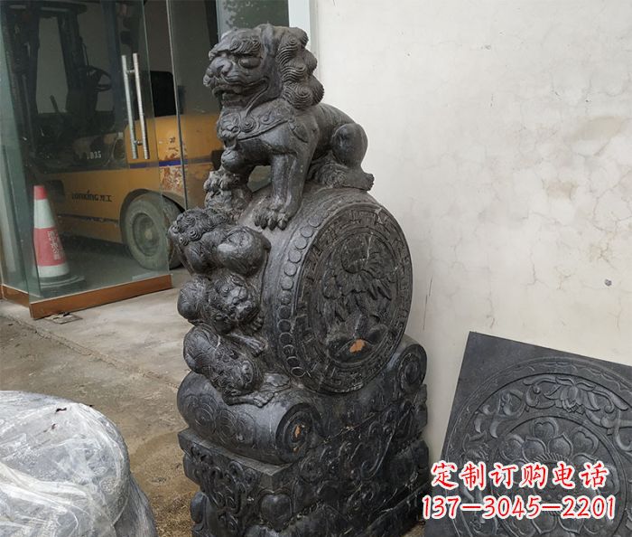 广西狮子抱鼓石雕刻门墩