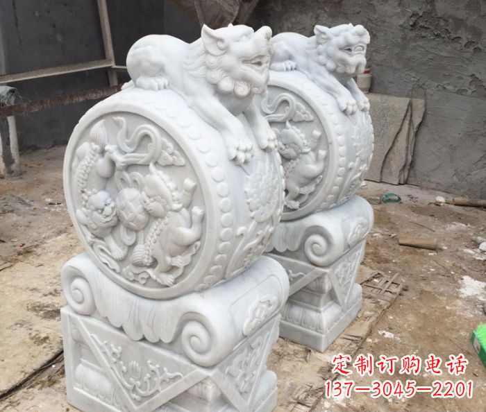 广西中领雕塑领先制作狮子抱鼓石门墩