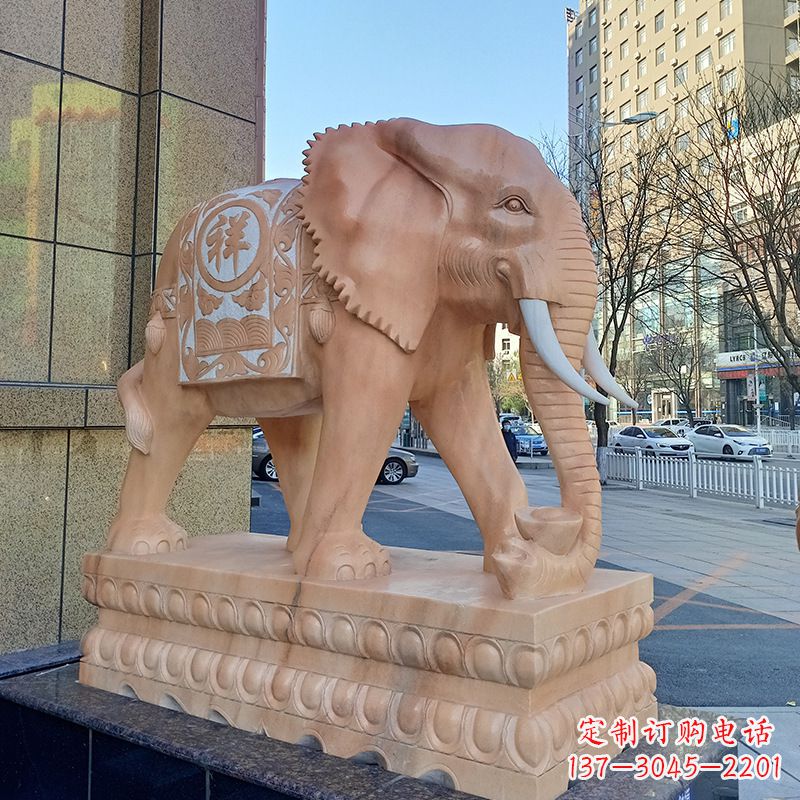 广西真实神圣的大象雕塑