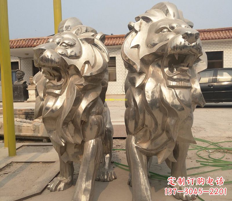 广西象征力量与智慧的狮子雕塑