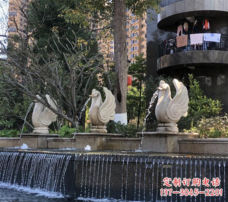 广西石材喷水鹅 园林动物石雕景观摆放 水池石天鹅
