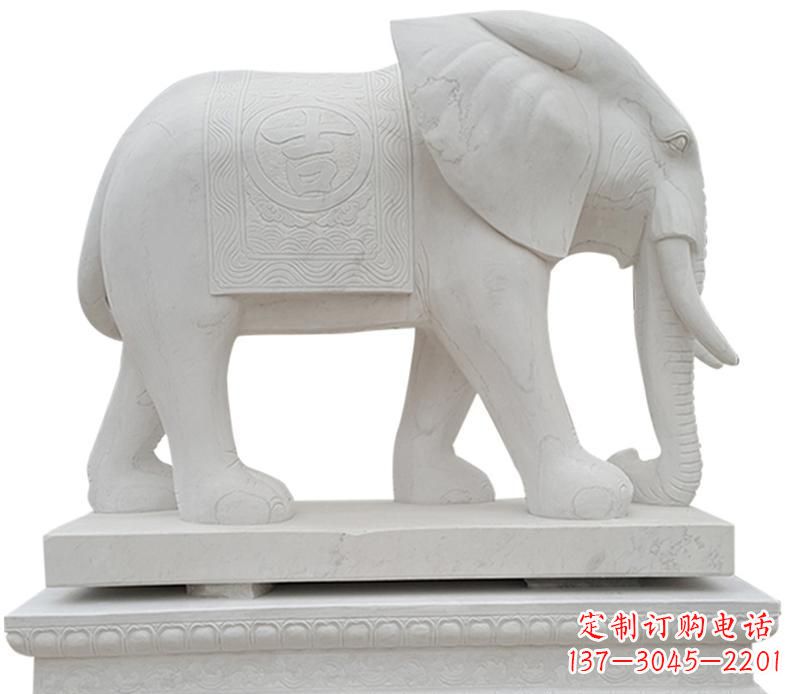 广西石雕公园立式大象雕塑