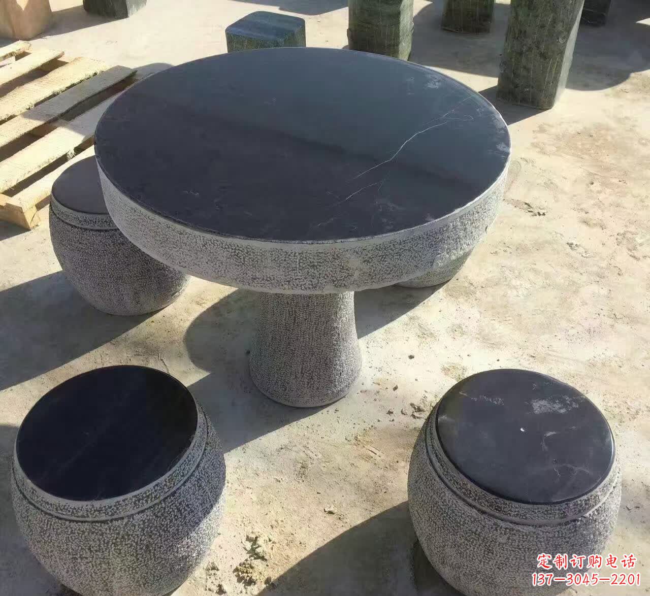 广西石雕广场石桌凳雕塑