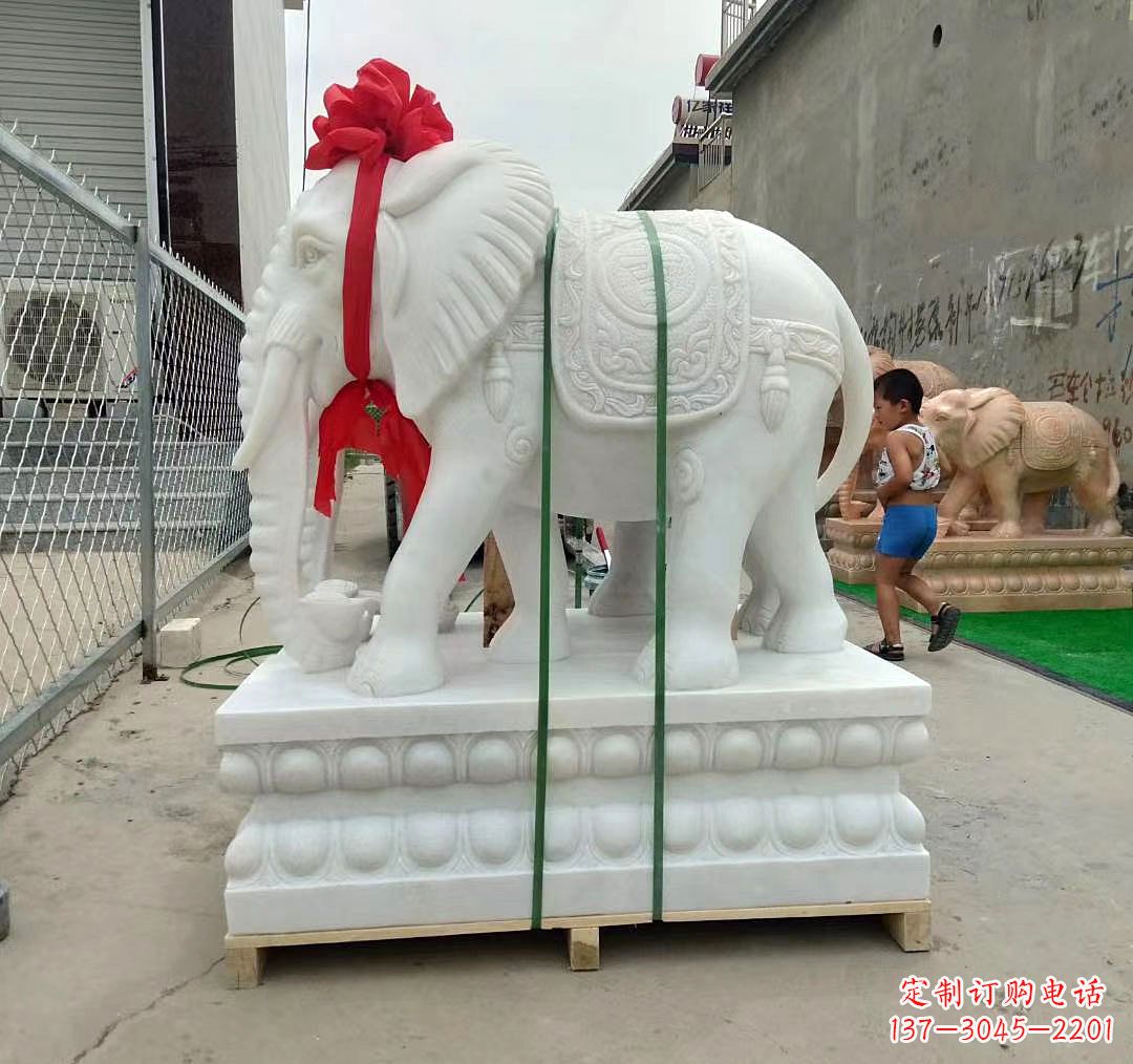 广西中领雕塑精美玉雕大象