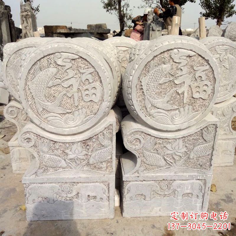 广西精美绝伦的金蟾蜍门墩雕塑