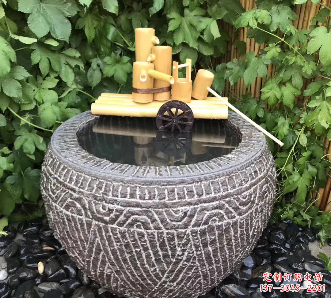 广西异彩纷呈的水缸雕塑