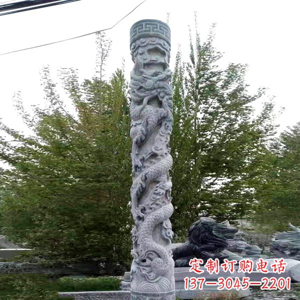 广西华贵典雅的石雕盘龙柱雕塑