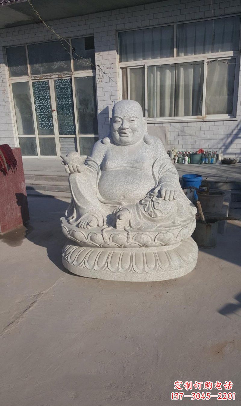 广西石雕坐式弥勒佛