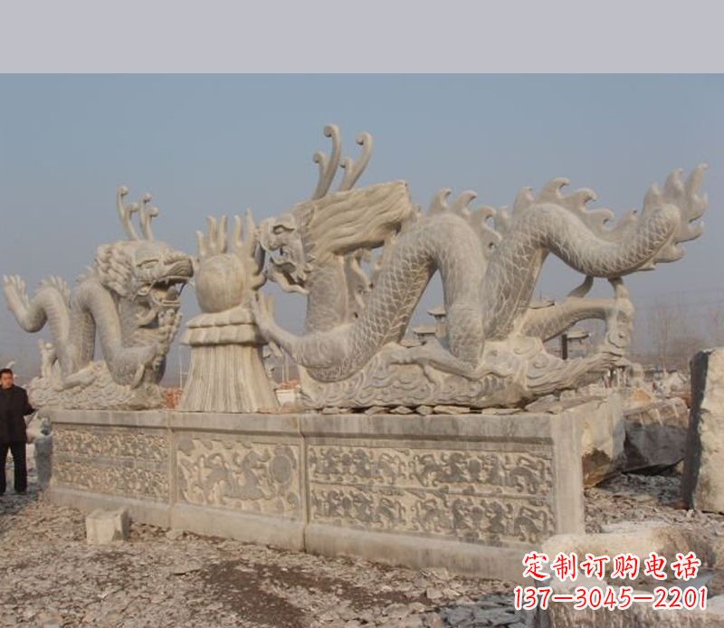 广西双龙戏珠石雕