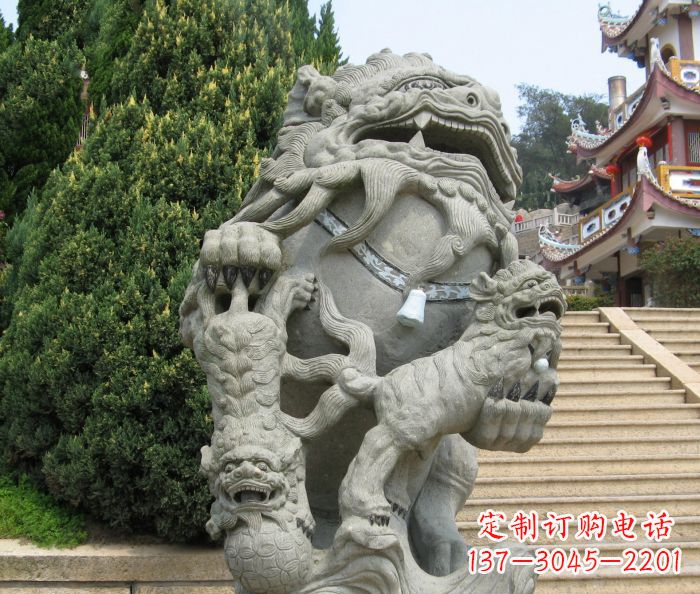 广西寺庙景观狮子石雕