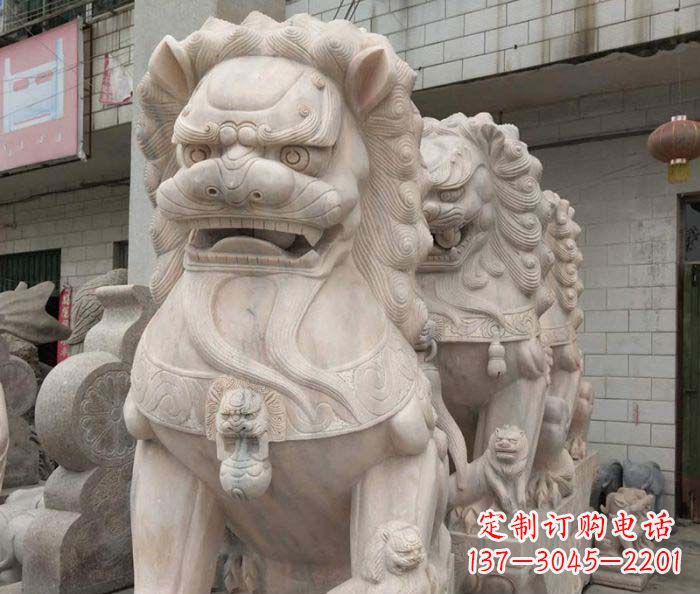 广西寺庙景观晚霞红狮子石雕