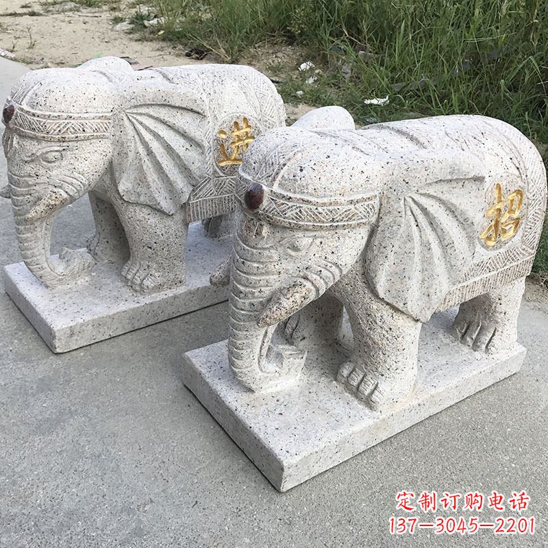 广西寺庙门口大象石雕