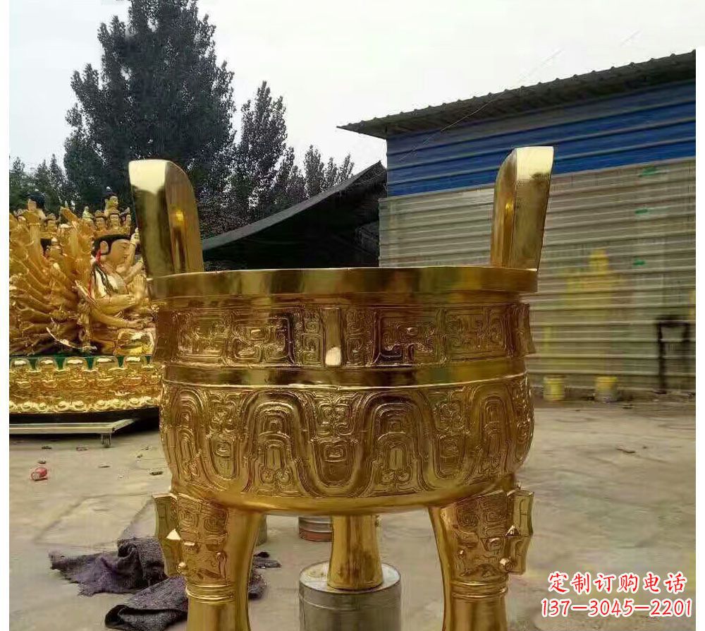 广西寺庙三足圆形香炉铜雕