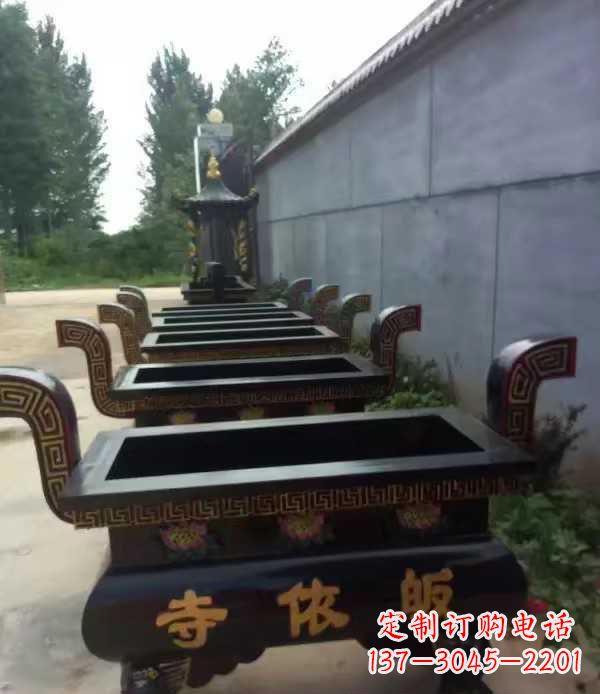 广西寺庙四足方形香炉铜雕