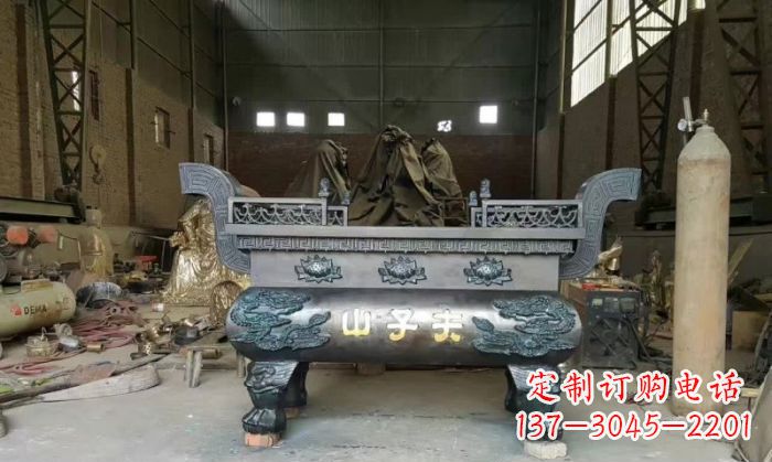 广西寺庙香炉铜雕_2