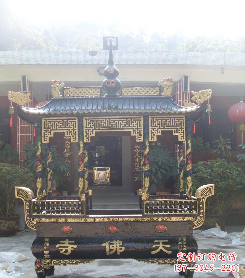 广西寺庙铸铜四足方形带顶香炉