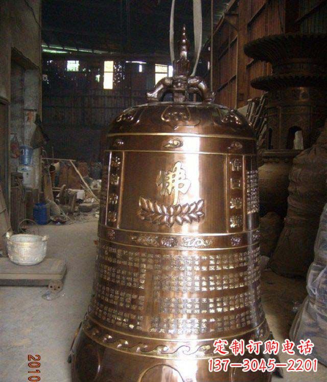 广西寺庙铸铜钟铜雕