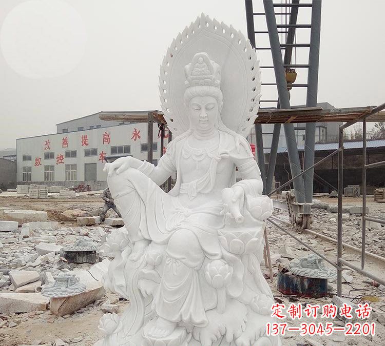 广西寺庙自在观音雕像