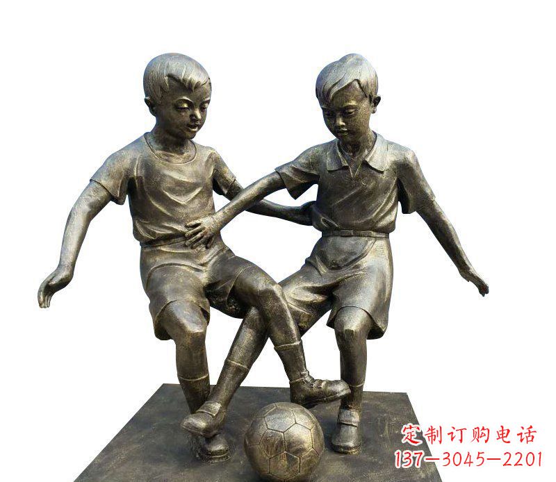广西踢足球的儿童铜雕 (2)