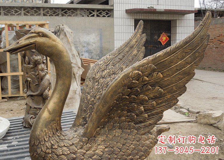 广西天鹅黄铜动物铜雕