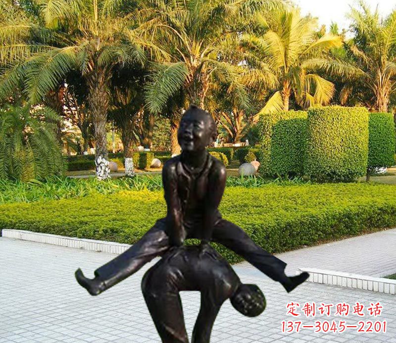 广西跳山羊的儿童铜雕