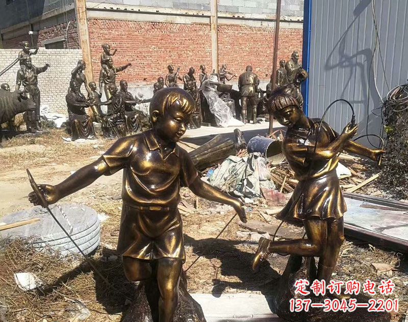 广西跳绳的儿童铜雕