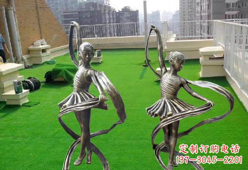 广西跳舞的女孩铜雕