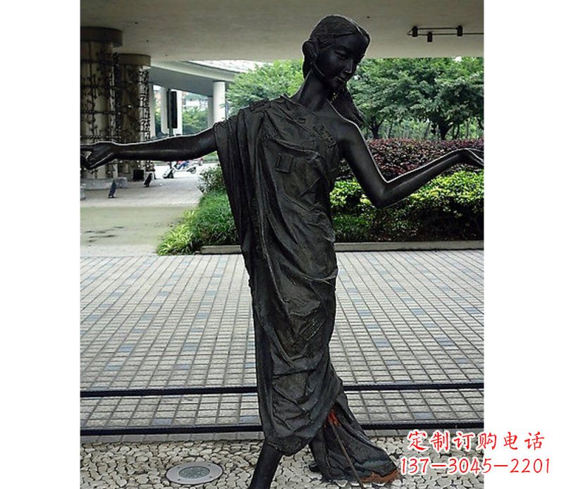 广西跳舞的女孩街边景观铜雕