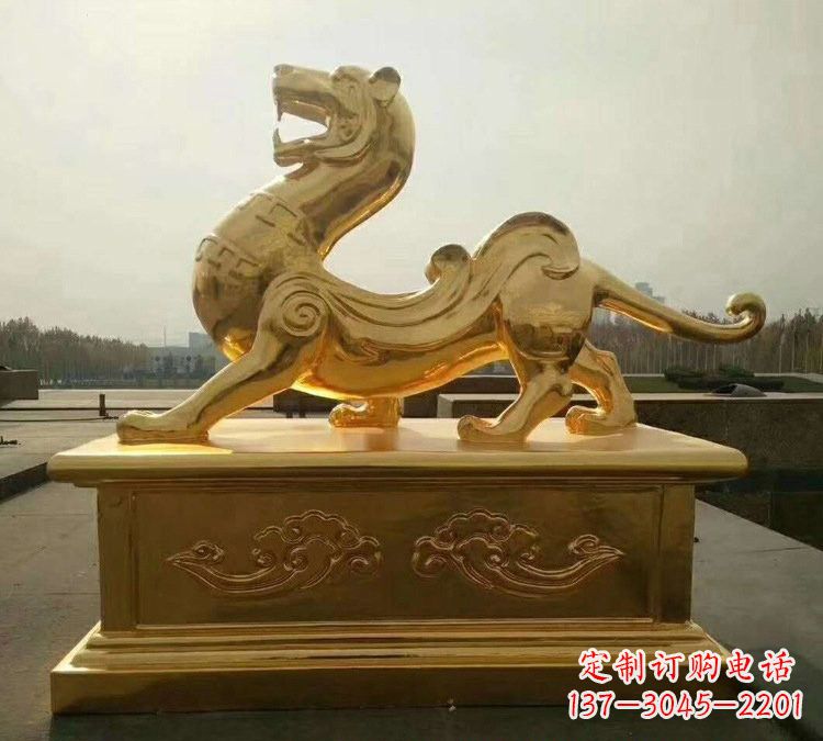 广西贴金古代神兽青龙雕塑