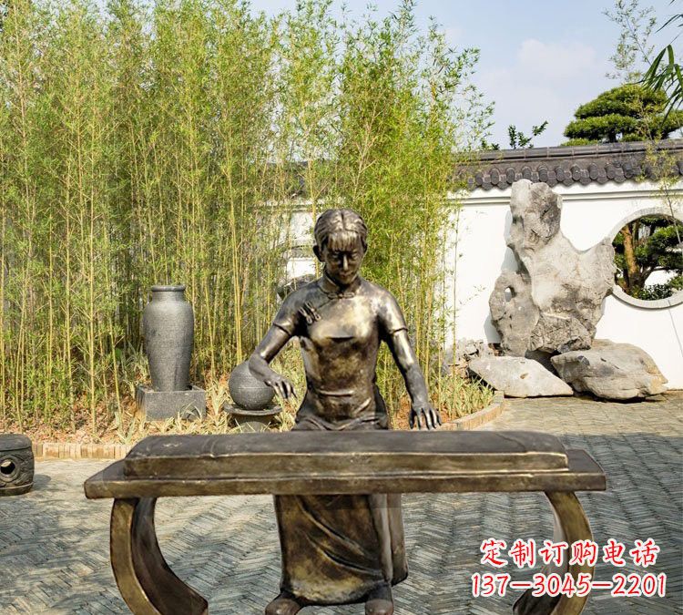 广西铜雕弹古筝人物