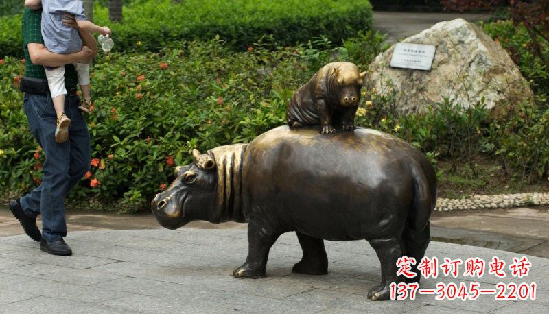 广西铜雕母子河马