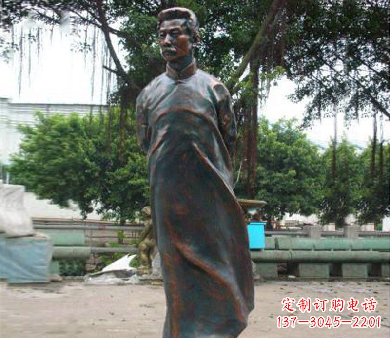 广西铜雕校园鲁迅人物雕像摆件