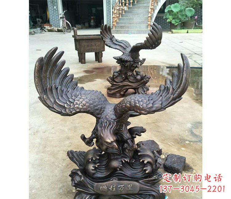 广西铜雕园林飞鹰动物雕塑