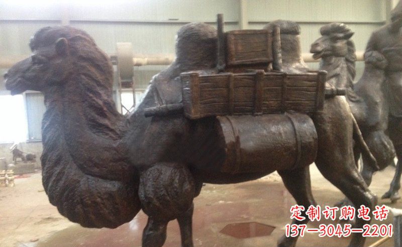 广西驮着东西的骆驼公园动物铜雕