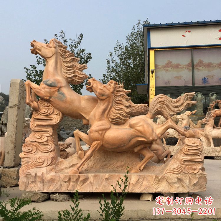 广西晚霞红奔马群雕