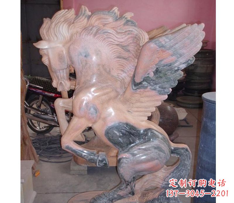 广西晚霞红奔马石雕