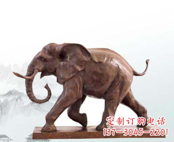 广西晚霞红大象公园动物石雕