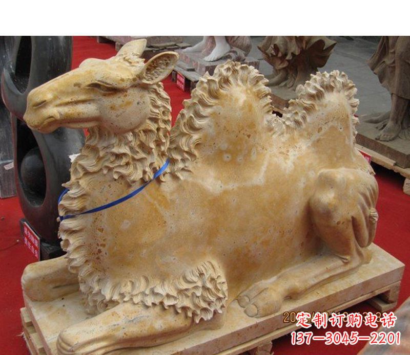 广西晚霞红动物骆驼石雕