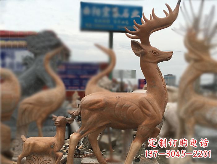广西晚霞红动物驯鹿公园石雕