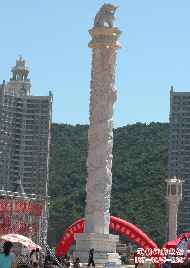 广西晚霞红广场龙柱